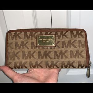 Micheal Kors wallet